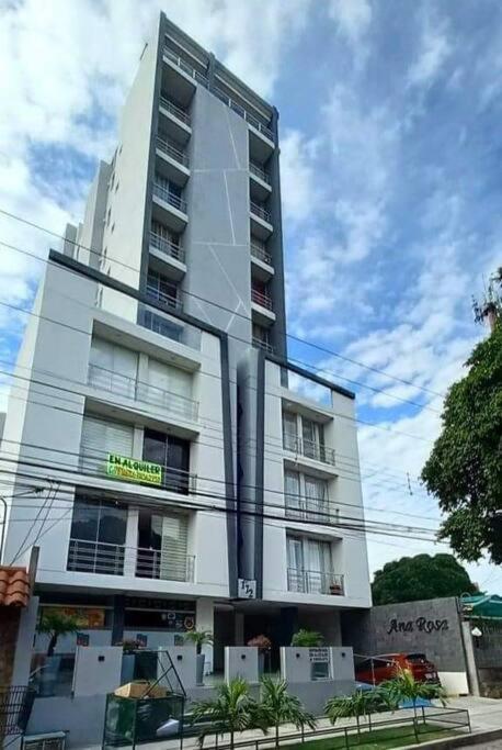 Departamentoo Nuevo Amoblado Cerca A Uagrm, Con Excelente Vista Apartment Santa Cruz de La Sierra